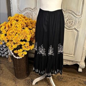 Bila Black Bohemian Tiered Skirt with White Embroidery Vintage